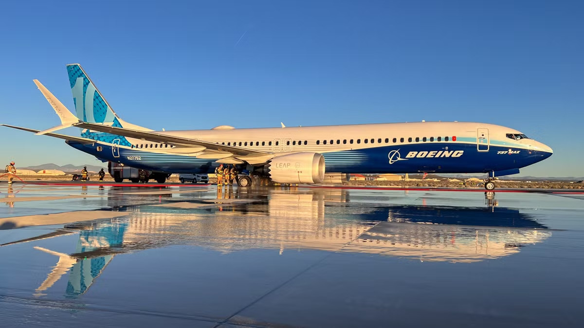 How Many Miles Per Gallon Does A Boeing 737 MAX 10 Get?
