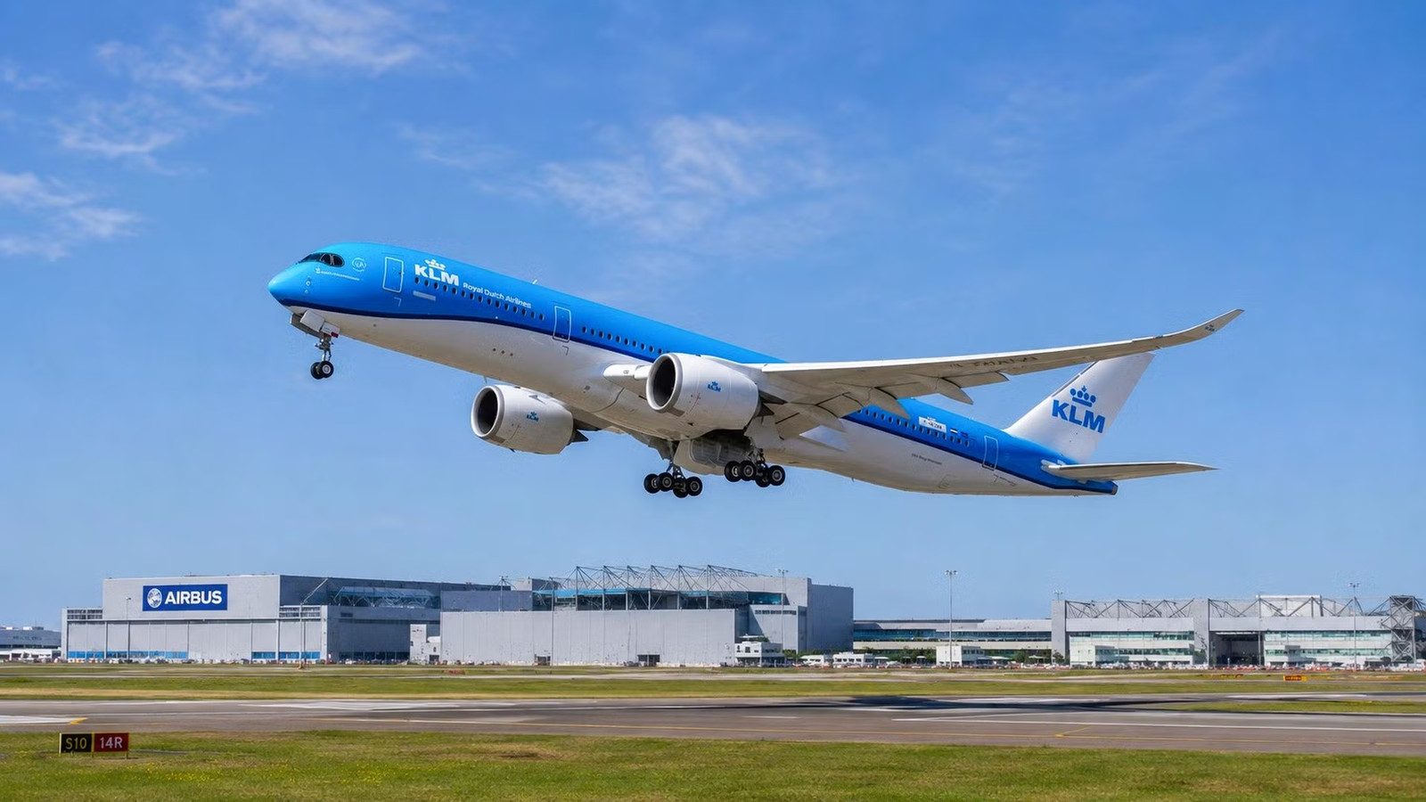 KLM's First Airbus A350 Completes 90-Minute 1st Flight