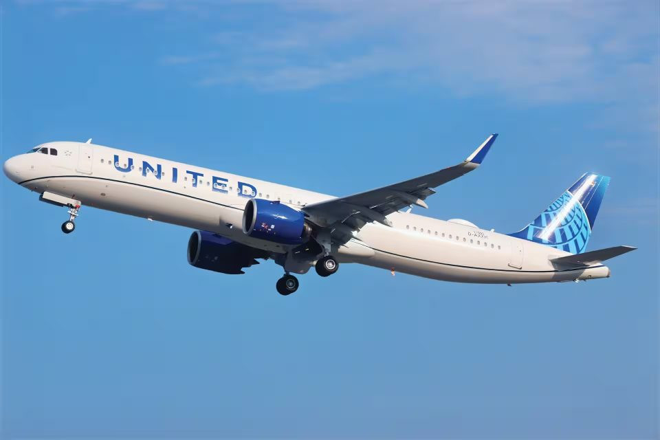 How United is banking on Starlink to offset 12 more months of high fuel costs