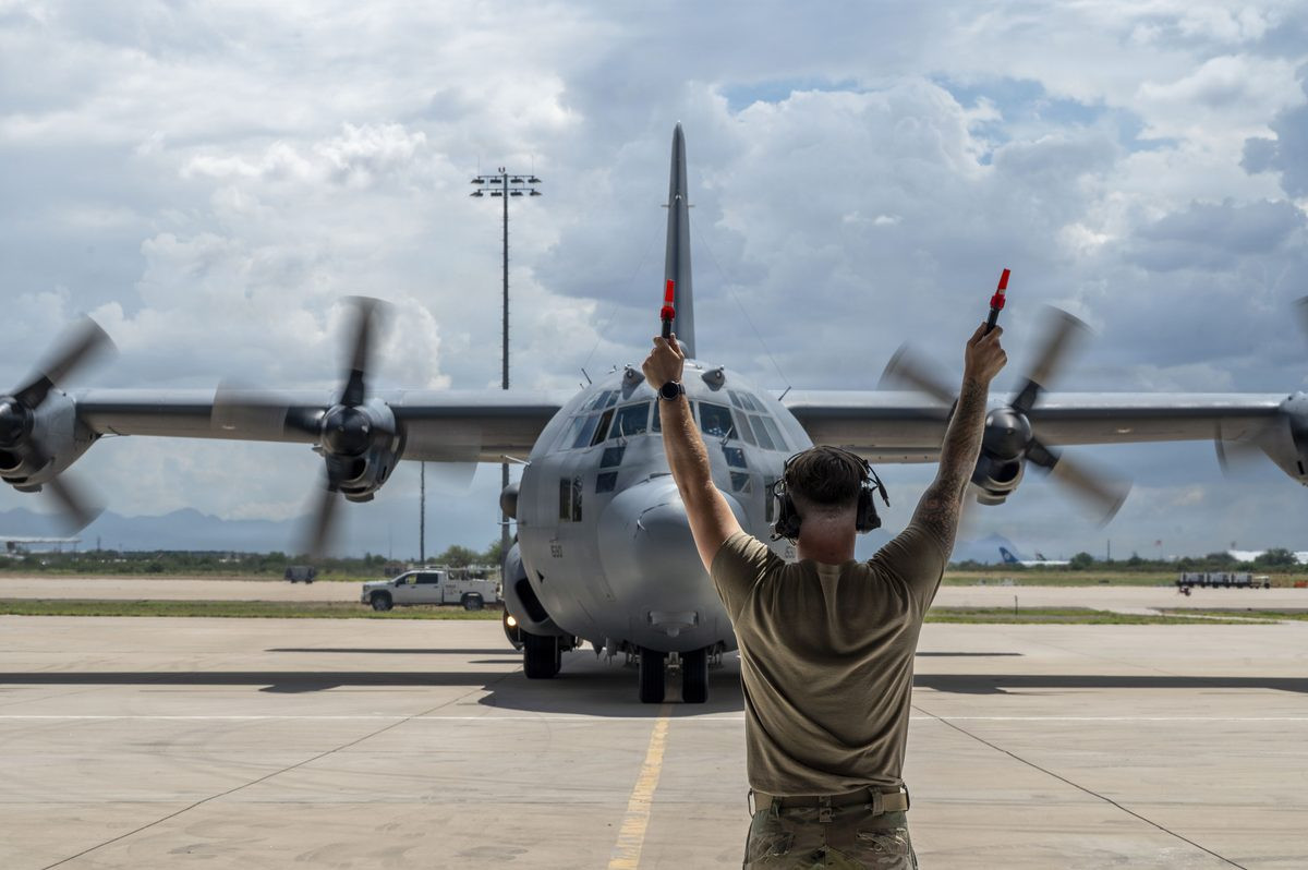 US Air Force retires EC-130H Compass Call after final Arizona flight