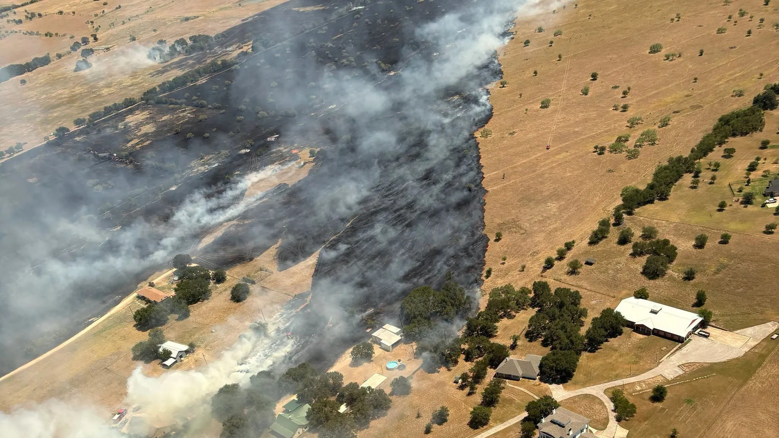 2 Army Soldiers Dead Following Apache Helicopter Crash in Texas