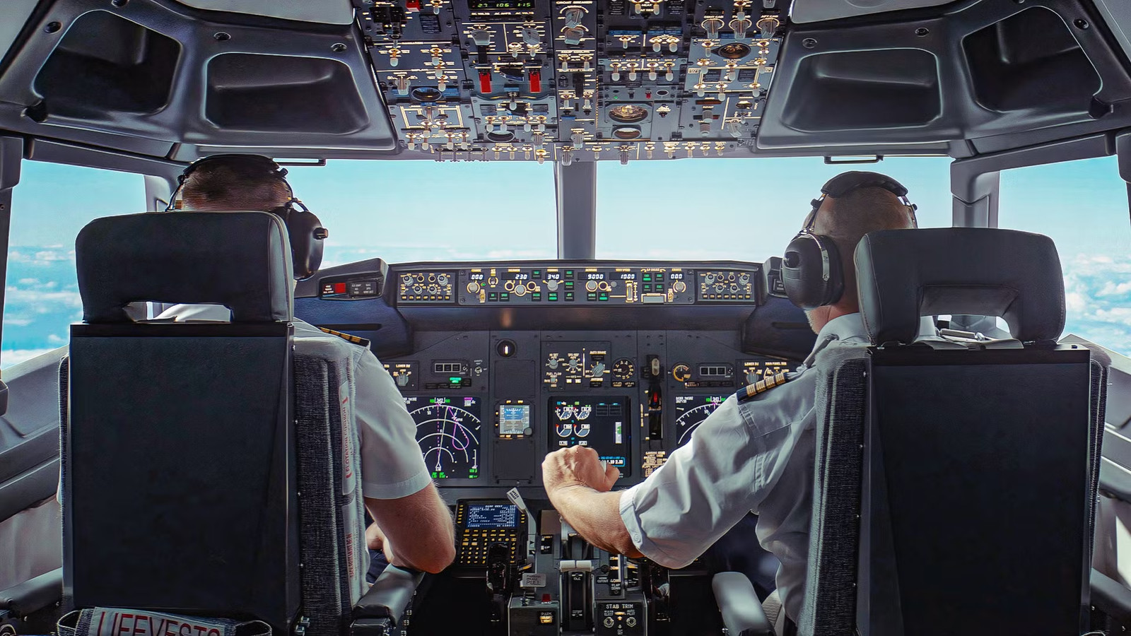 Why Pilots Reduce Speed Before Crossing Into Oceanic Airspace