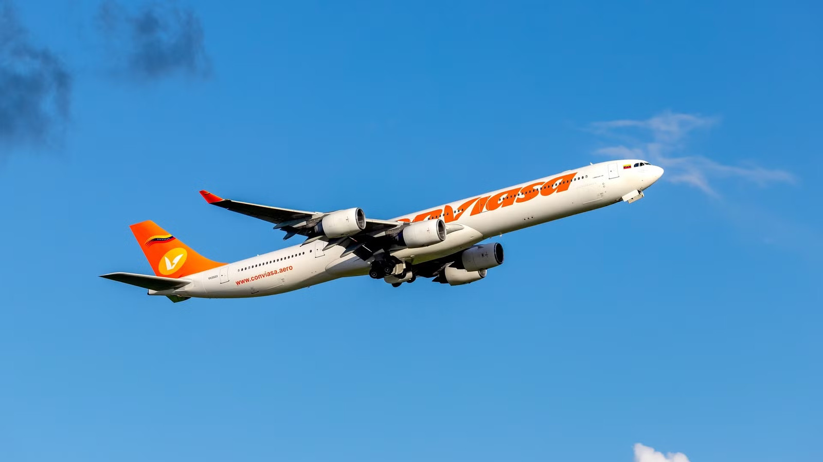 Commercial Flights Return Today To Venezuela's Main Airport 10 Weeks After Deadly Earthquakes