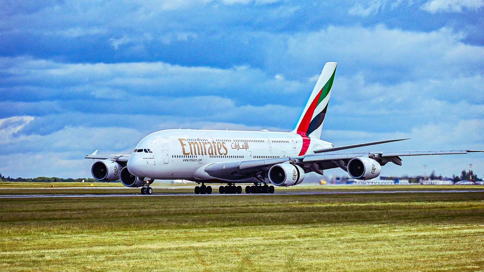 The Real Reason Why The World's Largest Commercial Aircraft Only Has Reverse Thrust On 2 Engines