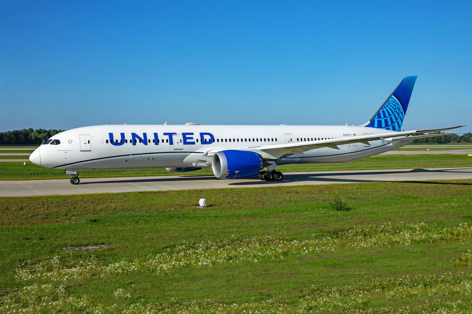 United Introduces Fare Levels for First, Business Class