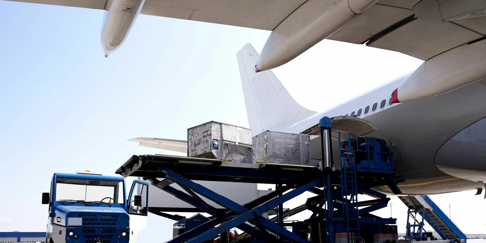 How to Become an Air Cargo Specialist