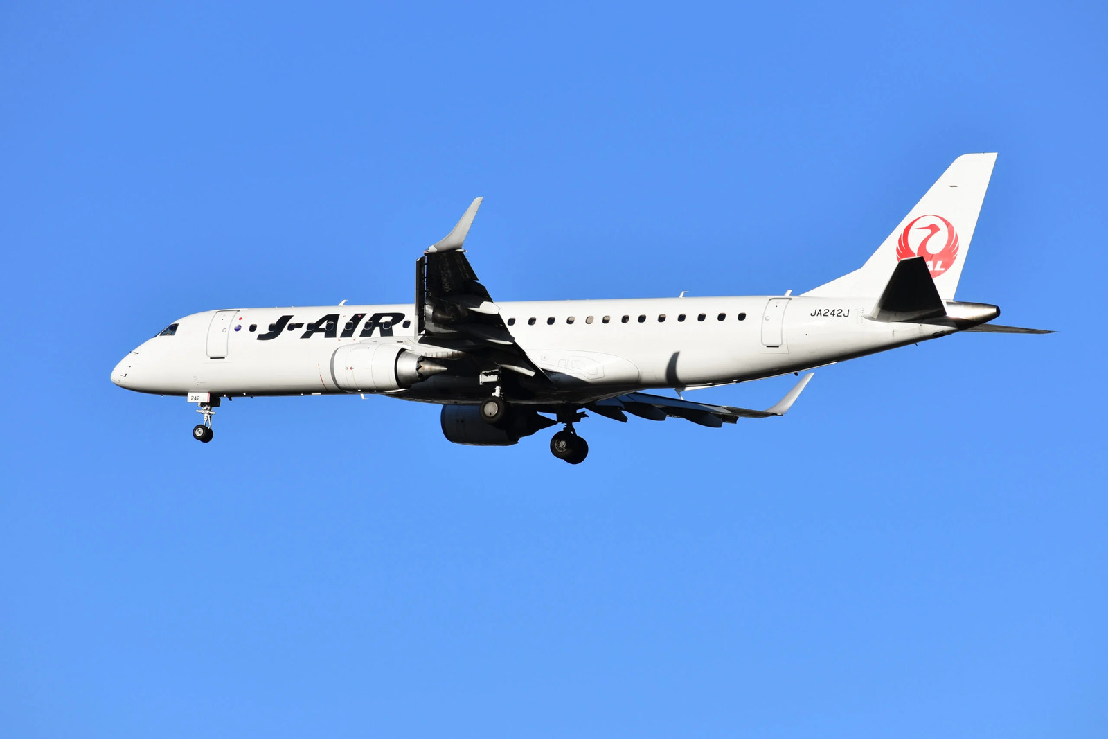 Embraer, Japan Airlines extend E-Jet support deal