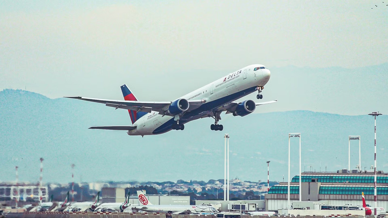 How The Boeing 767 Quietly Outlived Every Aircraft Meant To End Its Career