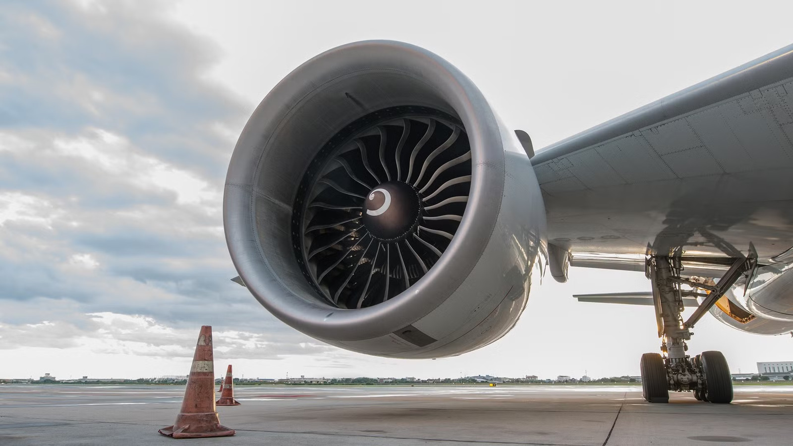 New Engine Oil Designed Not To Smell Could Hide Toxic Fumes From Crew, Union Warns
