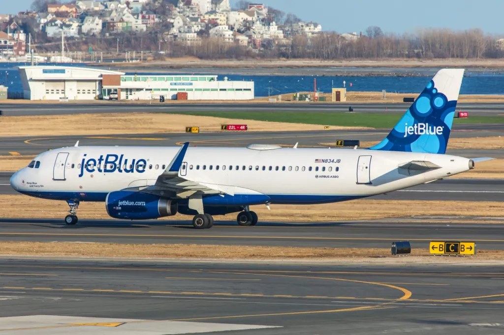 JetBlue Wins Auction for Spirit’s Slots at LaGuardia