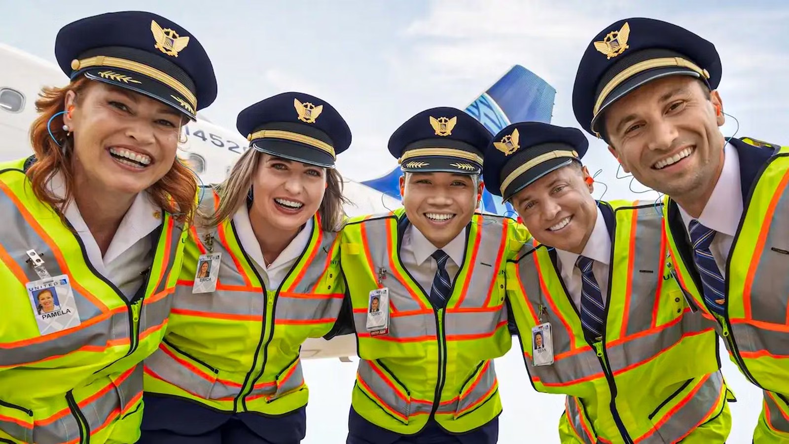 The Highest Paid US Airline Pilots Ranks & Their Average 2026 Salaries