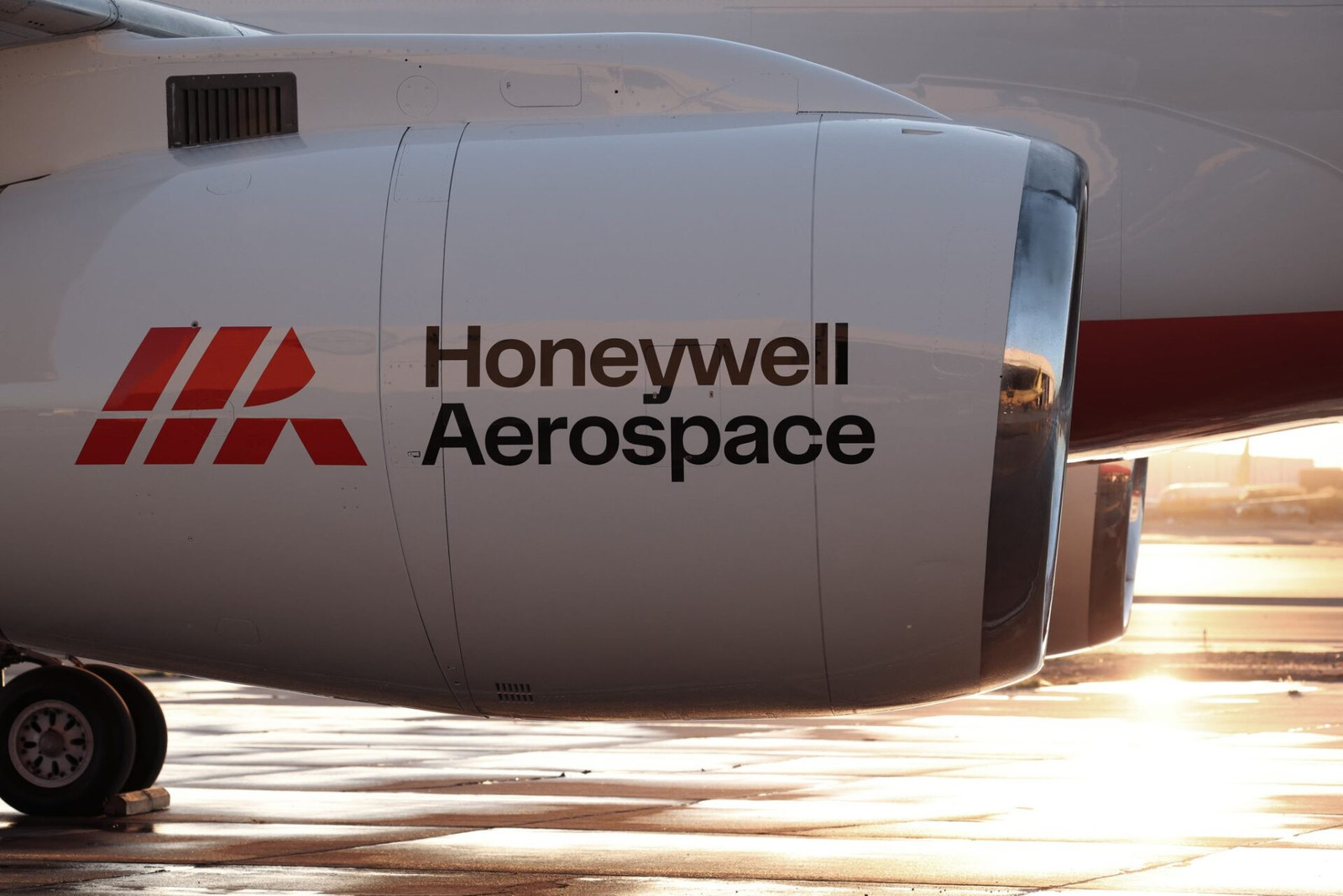 Honeywell Aerospace shares plunge after weak first standalone quarter