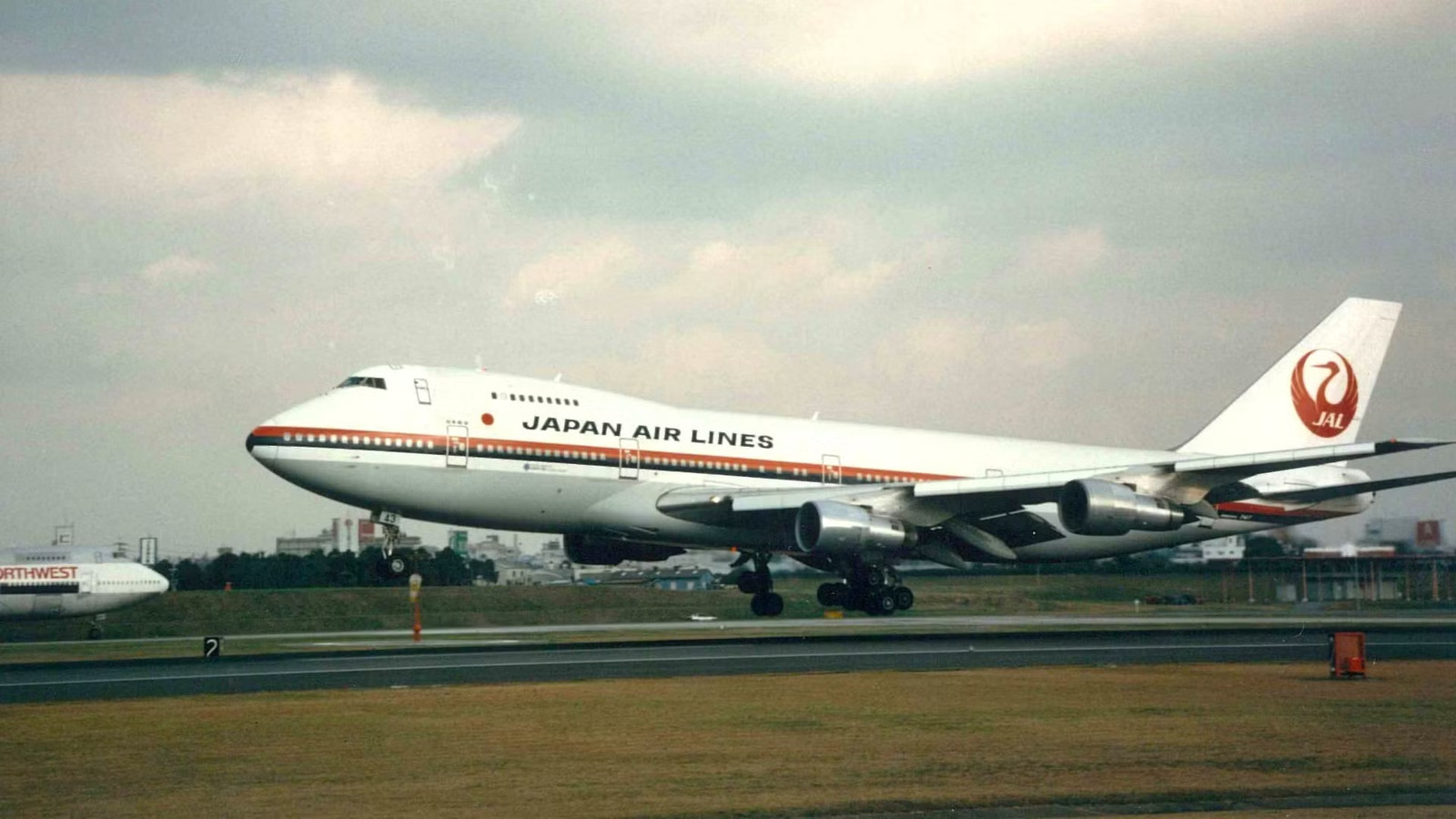 2 Former Pan Am & Japan Airlines Boeing 747s Are Now Luxury Hotel Suites In Malaysia