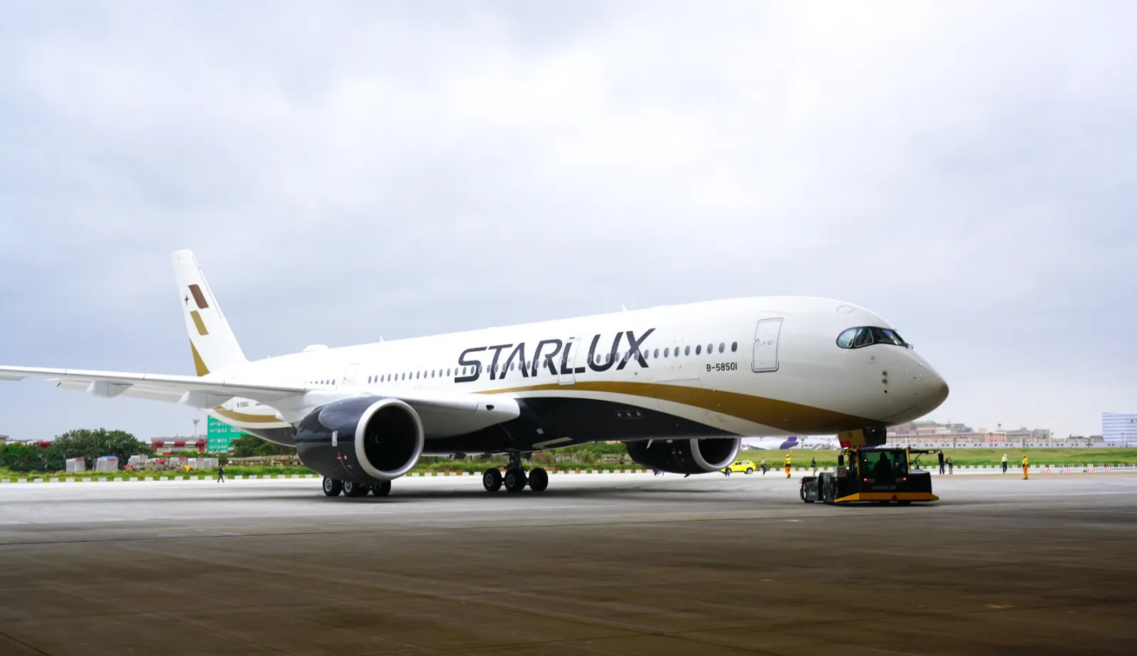American, Starlux Sign Codeshare Agreement