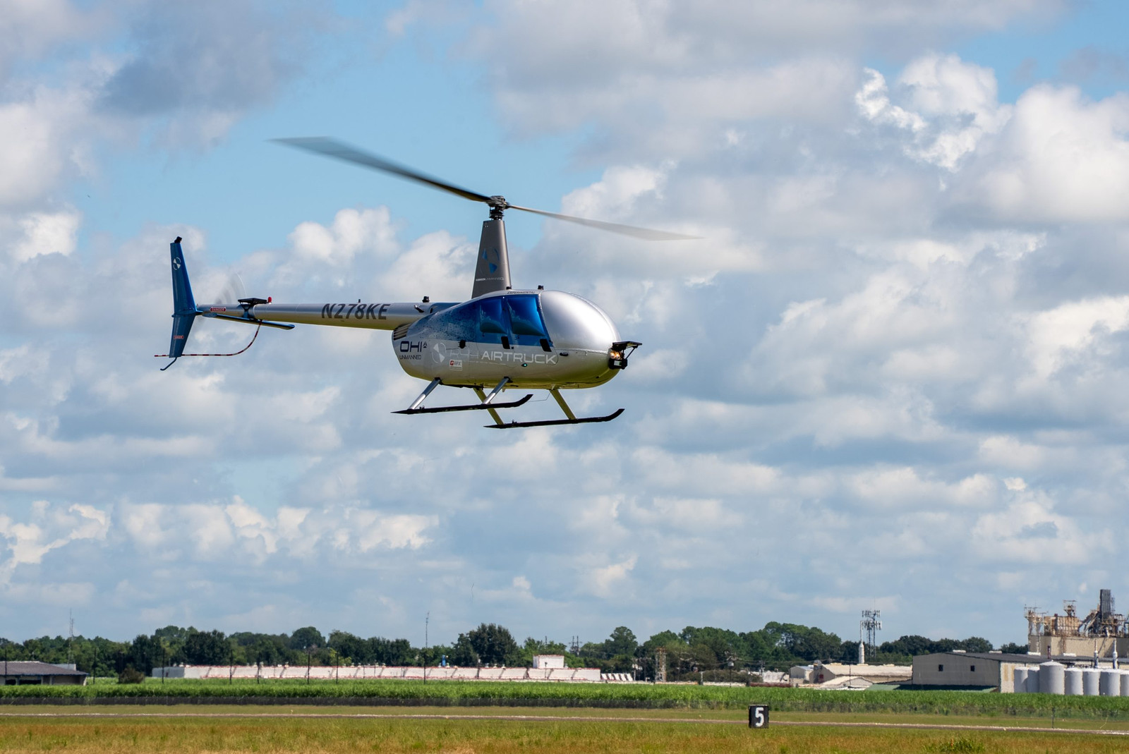 Video: Robinson demonstrates AirTruck unmanned cargo variant of R44 helicopter