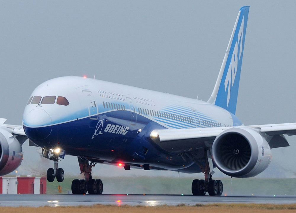 Air cargo executives urge Boeing and Airbus to offer new midsize freighter, with eyes on 787F
