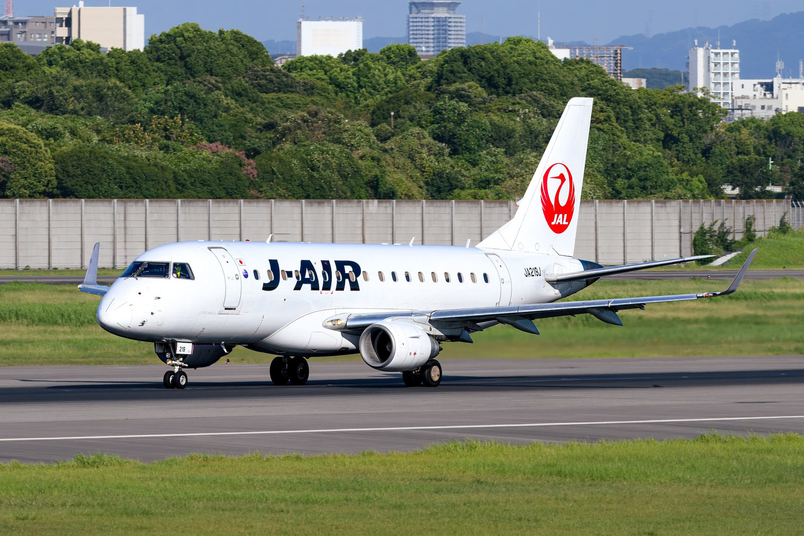 Japan Airlines picks Embraer 190-E2 for regional fleet renewal