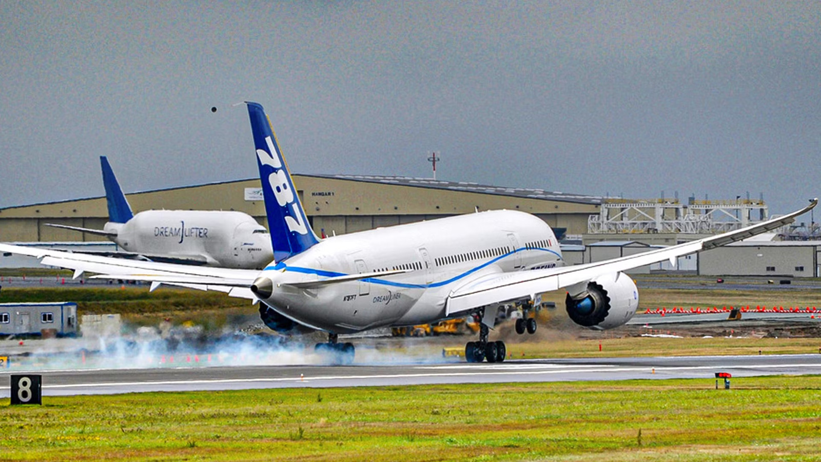 5 Reasons Why Pilots Prefer The Boeing 787 Dreamliner