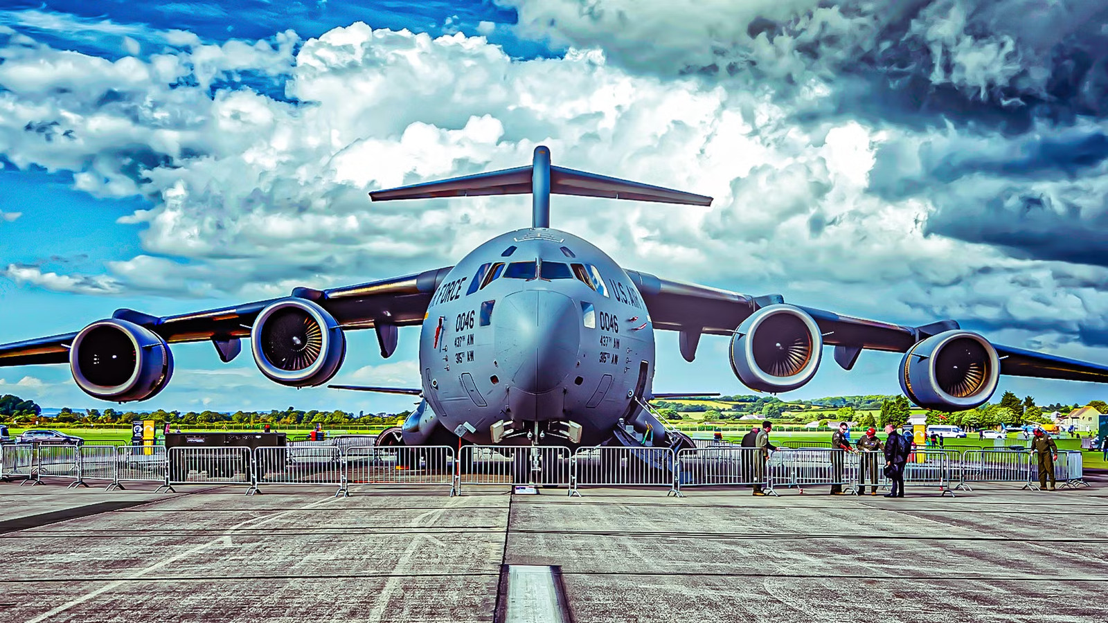 Why Did McDonnell Douglas Build The C-17 Globemaster With 4 Engines?