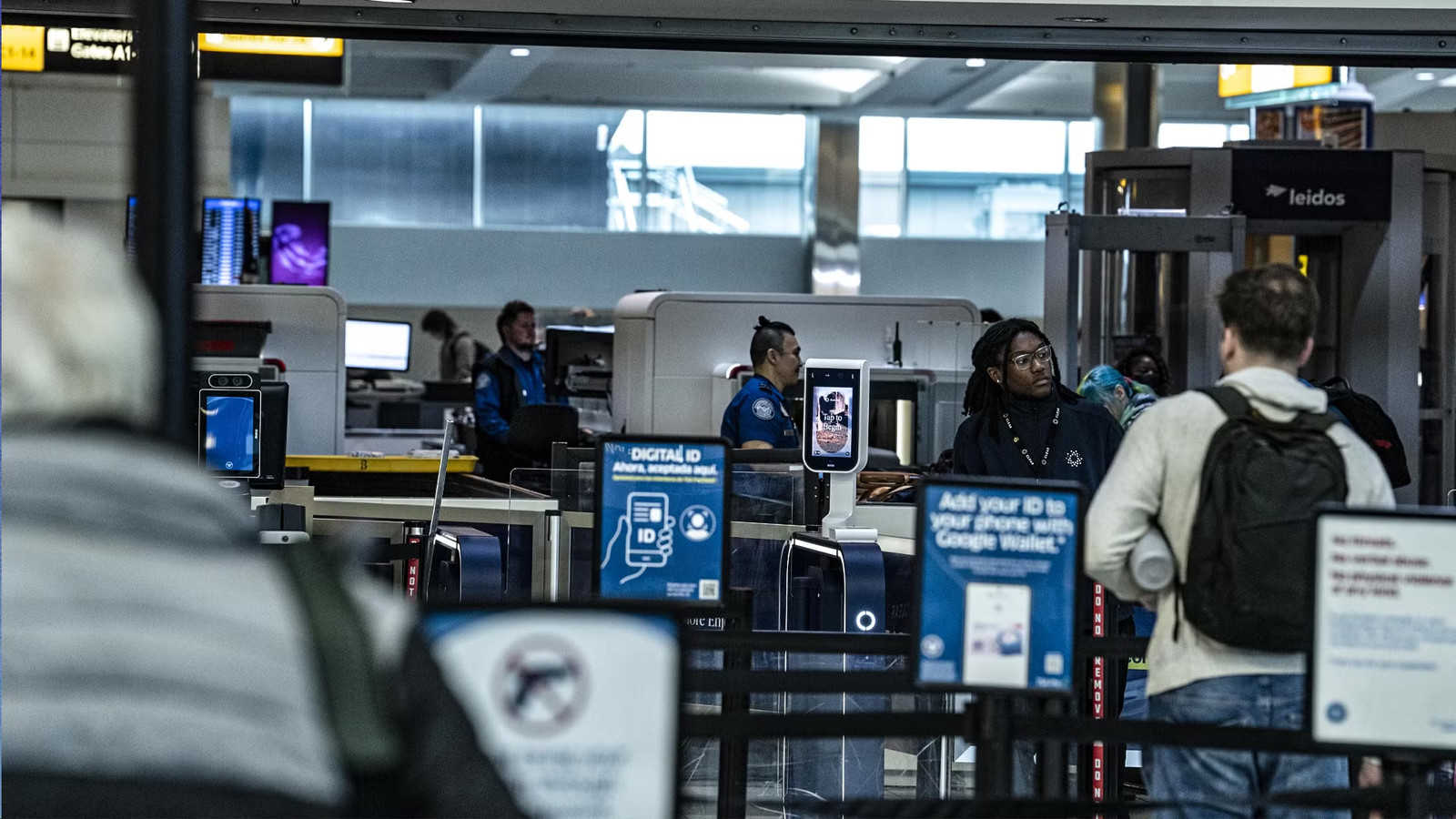 Why TSA's Nationwide CT Scanner Rollout Is Forcing Rolling Carry-Ons Into Checked Baggage