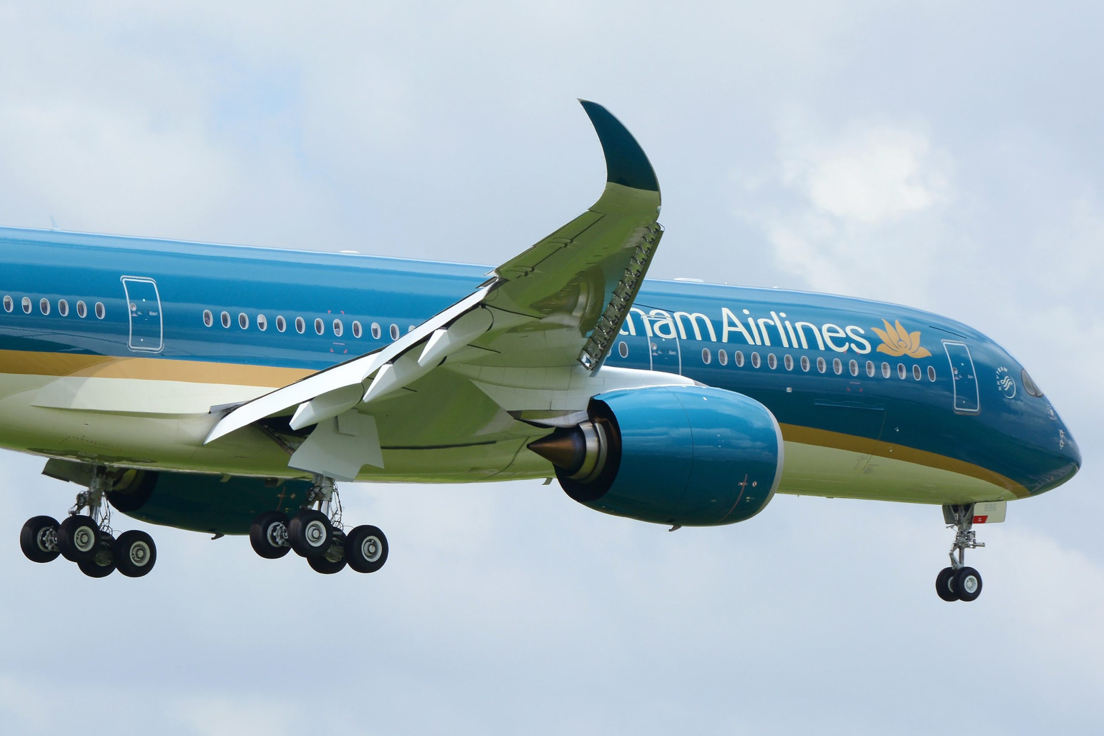 Vietnam Airlines poised to order five A350s