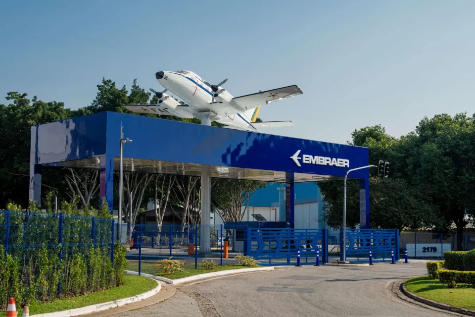 Embraer sets Q3 delivery record as full-year targets loom