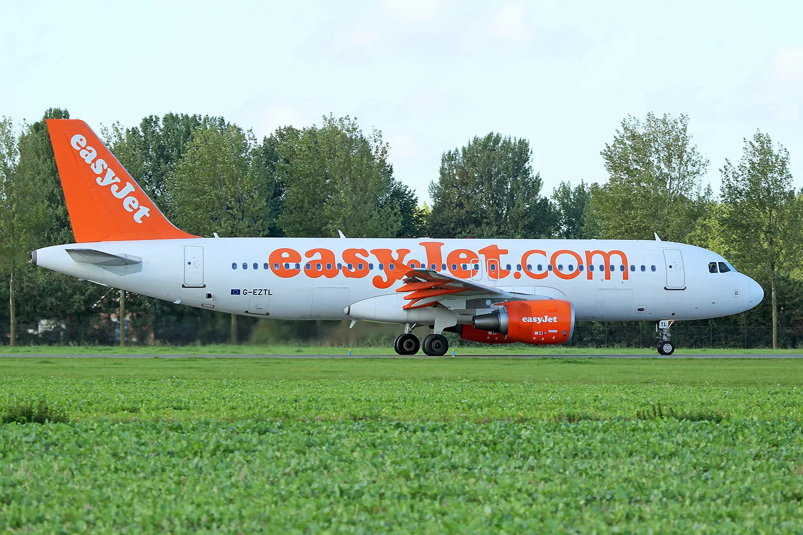 EasyJet Opts for Starlink Wi-Fi