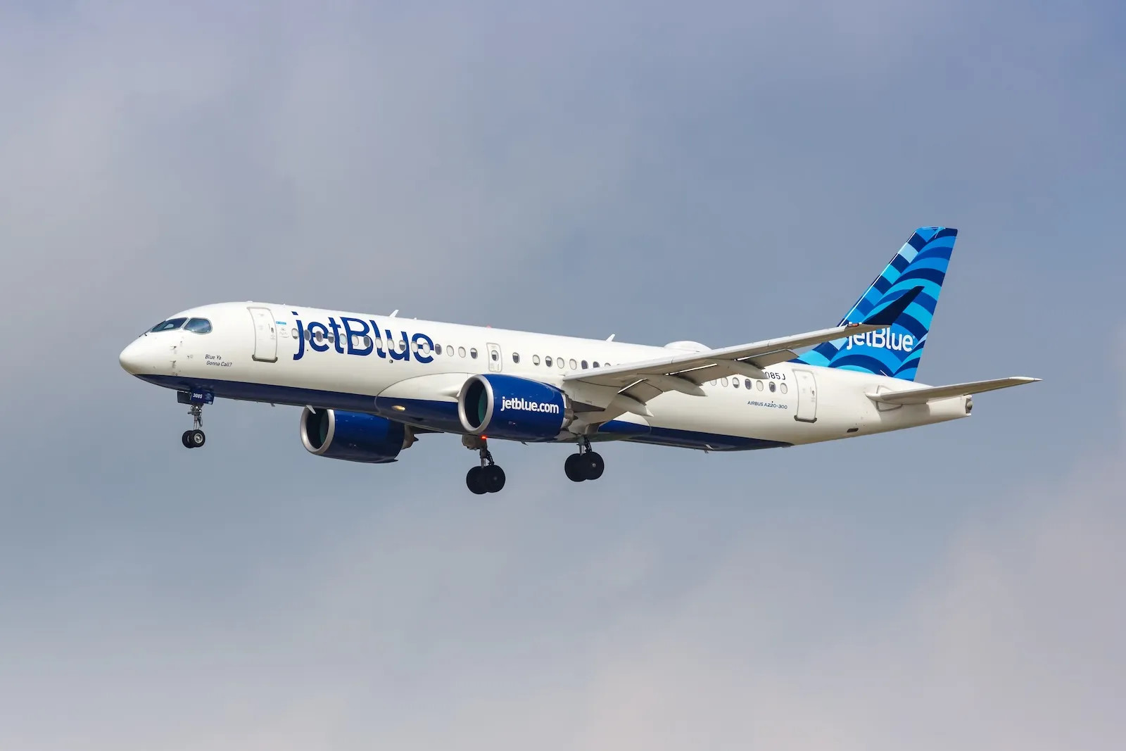 JetBlue Posts Larger Loss, Higher Revenues in Q3