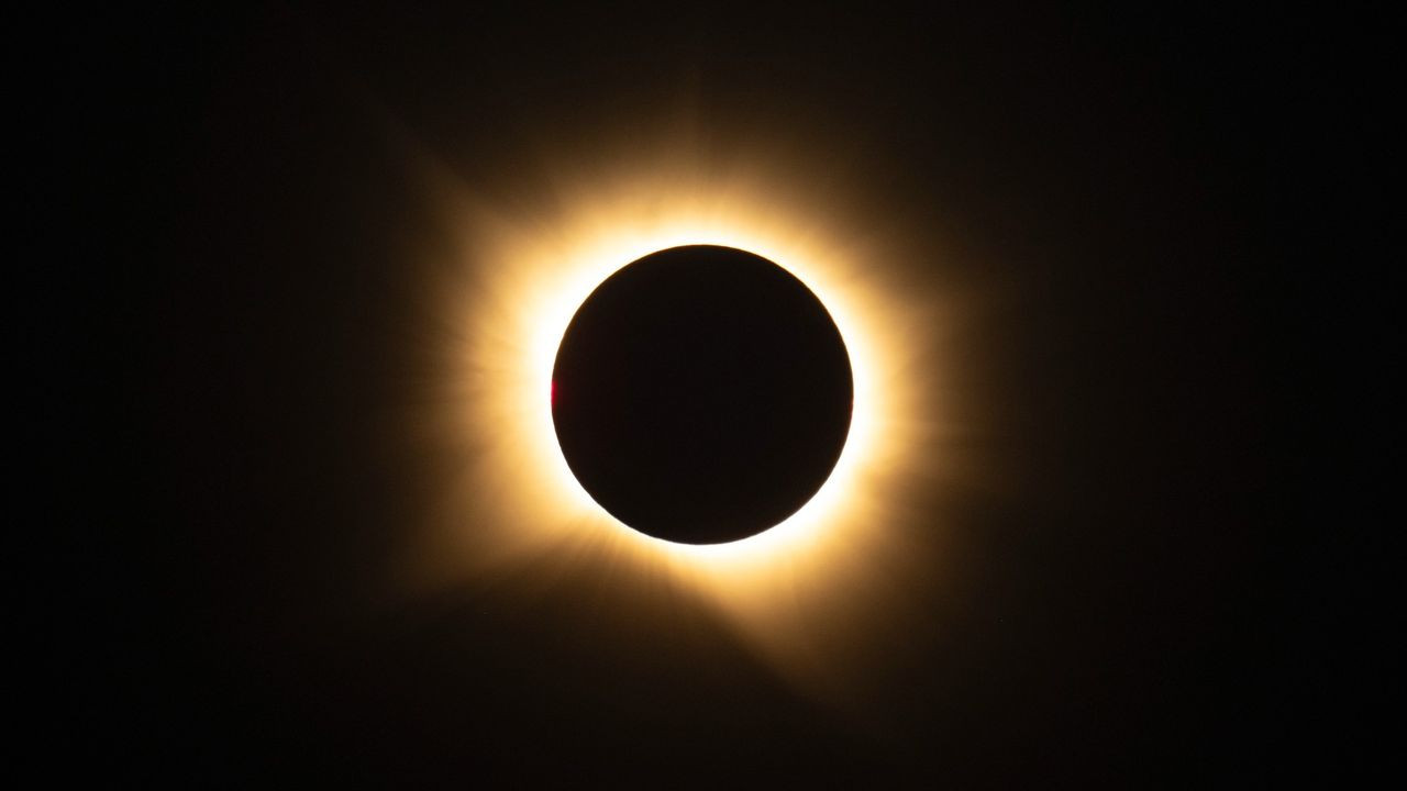 Total solar eclipse 2026 thrills millions with a stunning cosmic spectacle (photos, video)