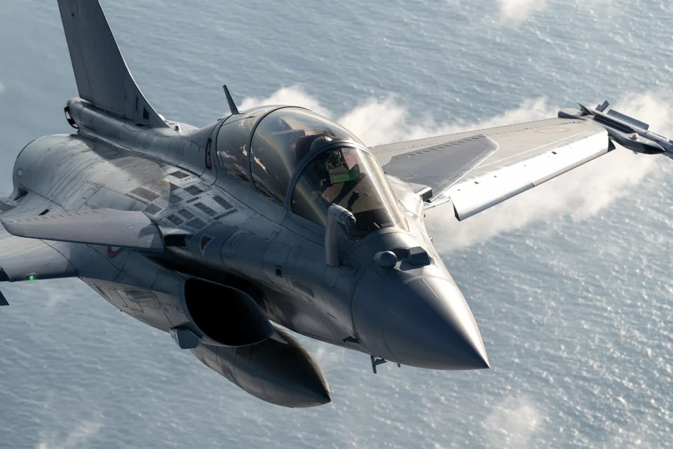 Dassault Aviation tests sovereign AI algorithms on Rafale fighter