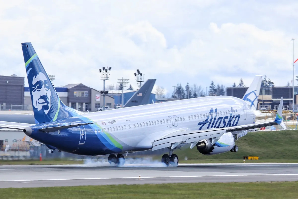 Report: Alaska to Lay Off 200 Employees