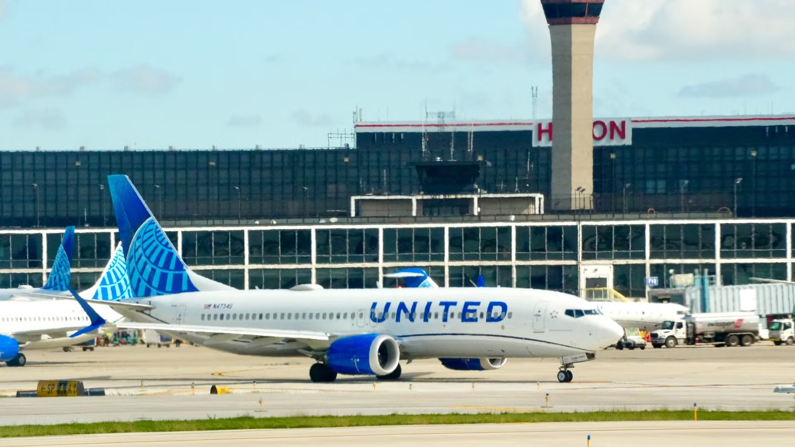 Chicago O’Hare Digs Up 50-Ton Boulder Under Airfield, Asks The Public For Name Ideas