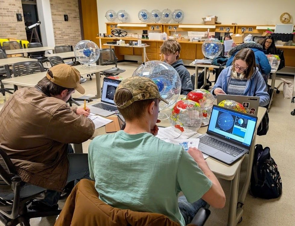 Community College Instructors Bring Astronomy Textbook Into 21st Century