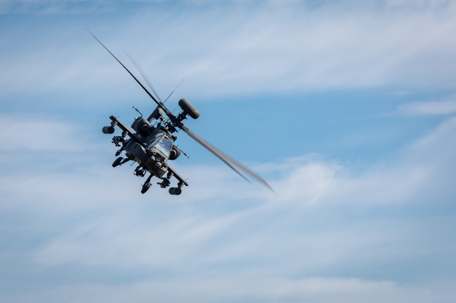 Israel signs for 12 E-model Apache attack helicopters