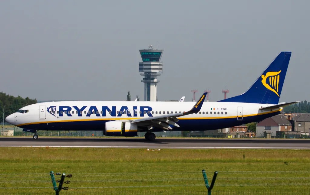 NTSB to Lead Probe of Window Blowout on Ryanair Flight