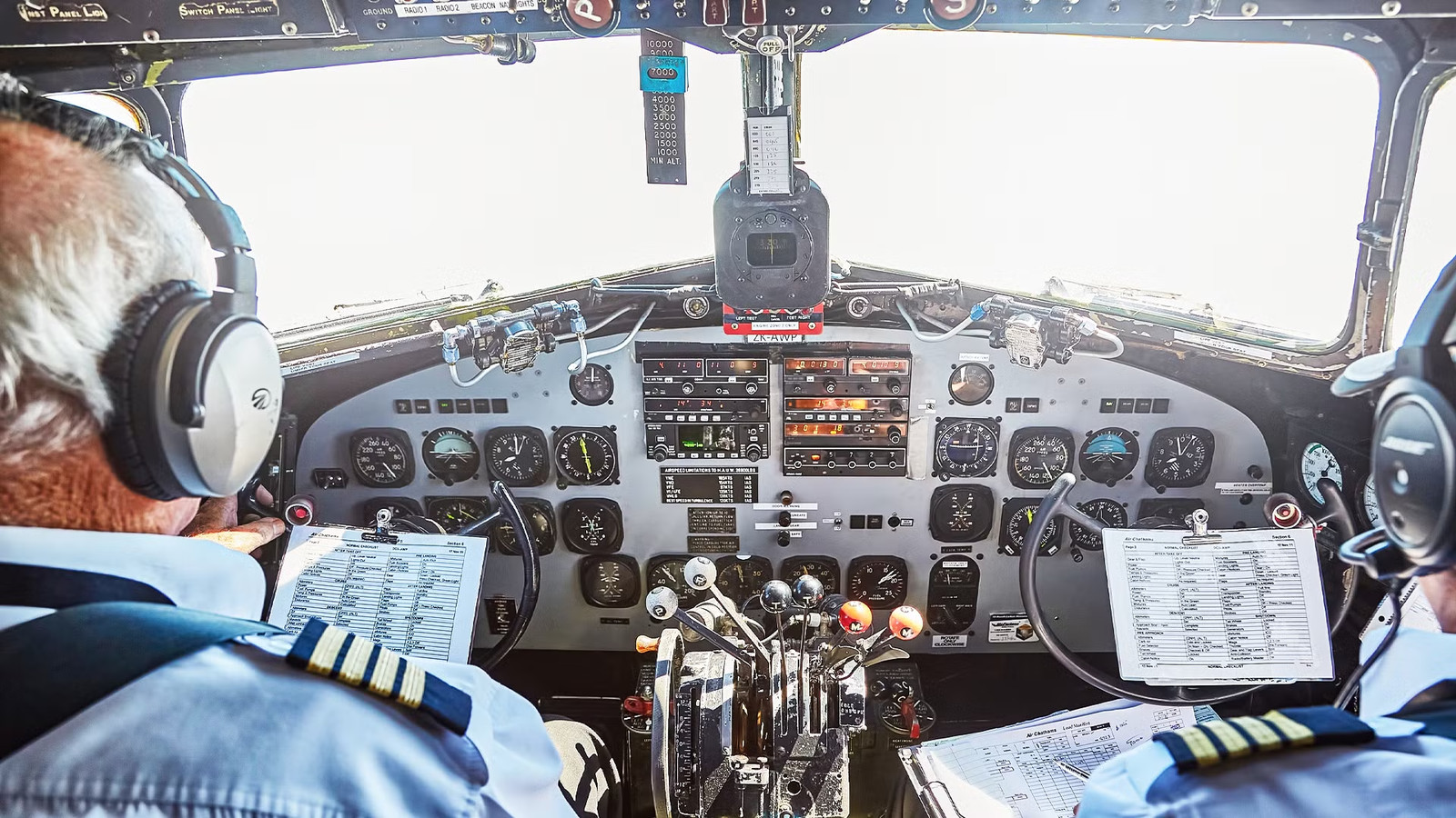 The Choreographed Cockpit Sweep Pilots Run From Memory Before The Checklist Even Comes Out