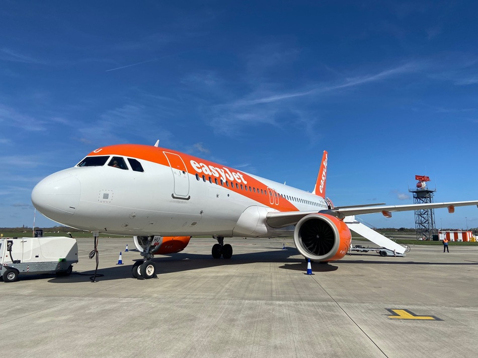 Apollo agrees to £5.7bn recommended offer for EasyJet after Castlelake drops out