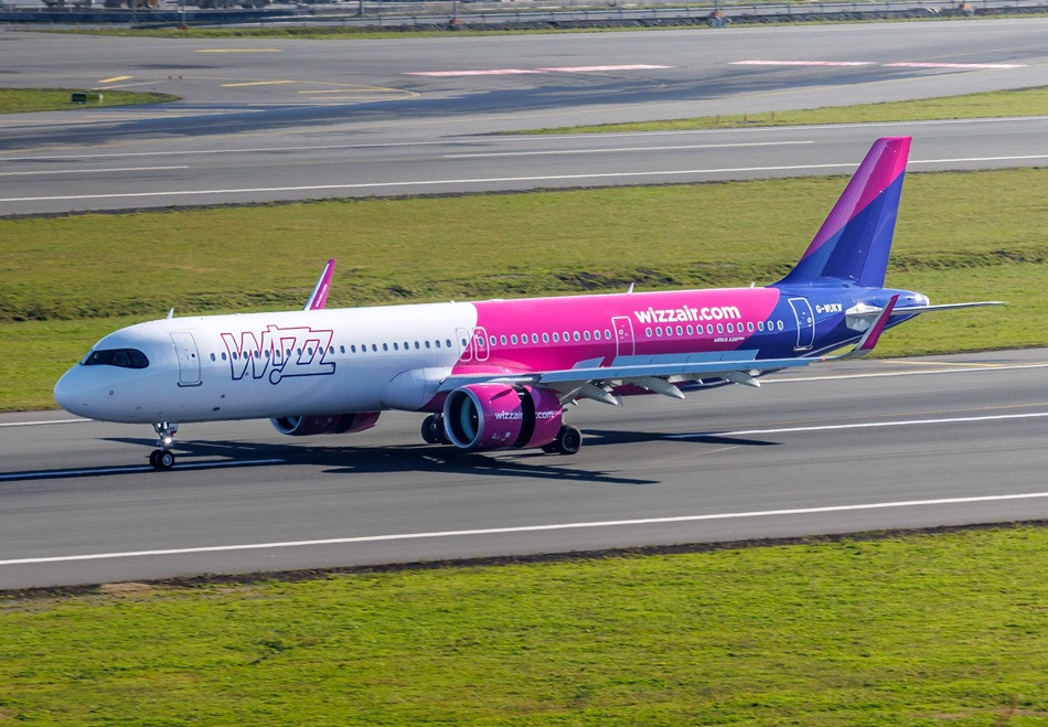 Wizz Air falls to first-quarter loss after fuel costs hit