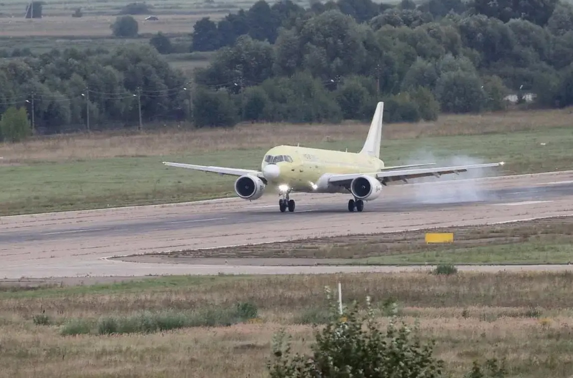 First serial MC-21-310 flown to Moscow for customer painting preparation