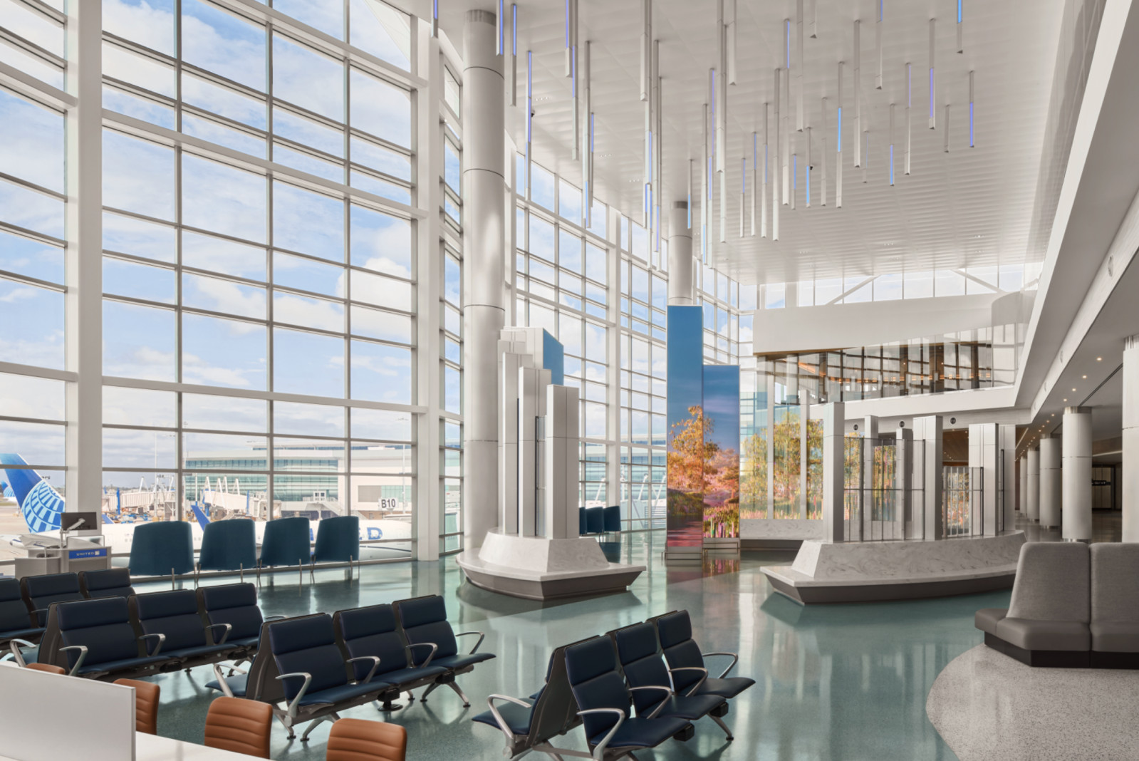 United Gives First Look at New Houston Concourse