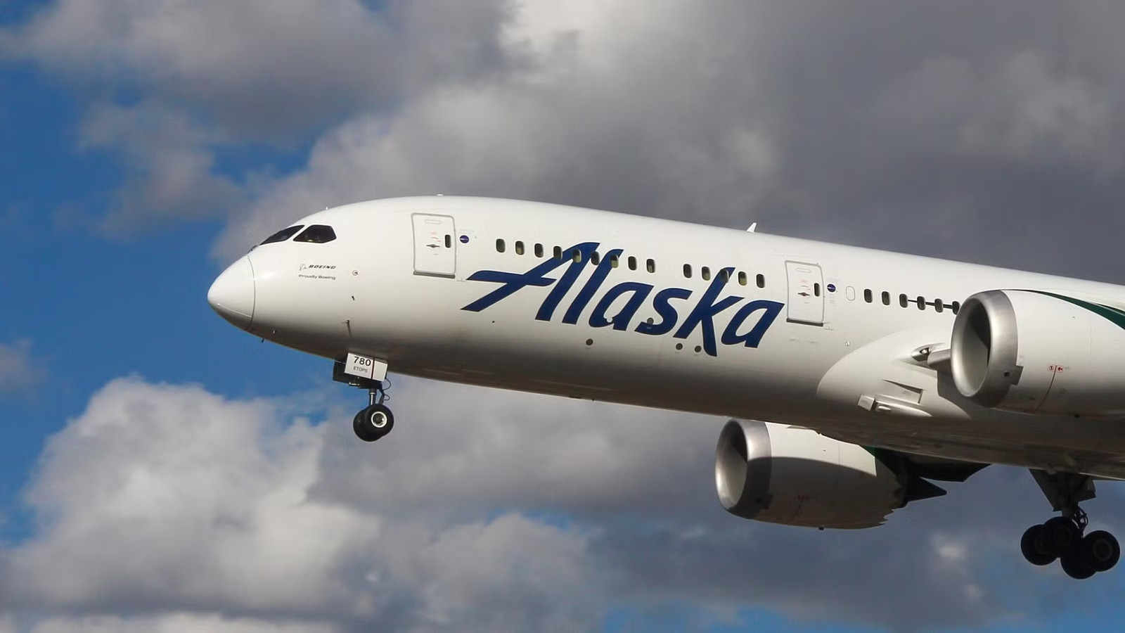 Hot Off The Assembly Line: Alaska Airlines Takes Delivery Of 6th Boeing 787-9 Dreamliner