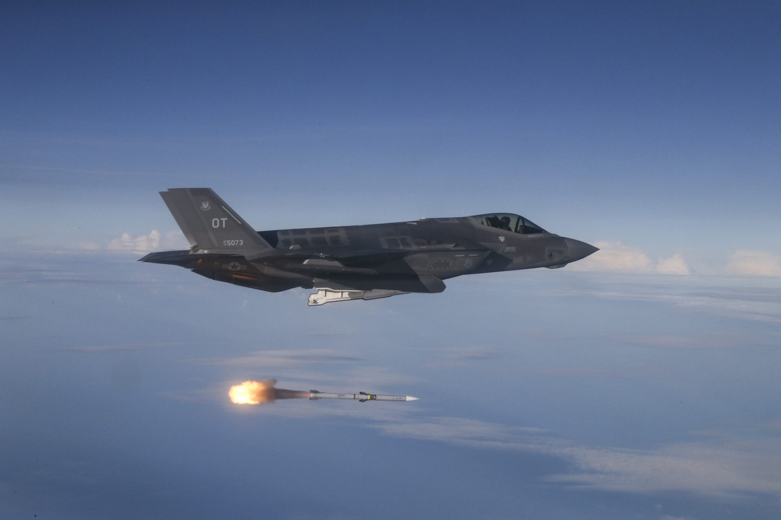 Washington and Tokyo agree to produce AMRAAM missiles in Japan