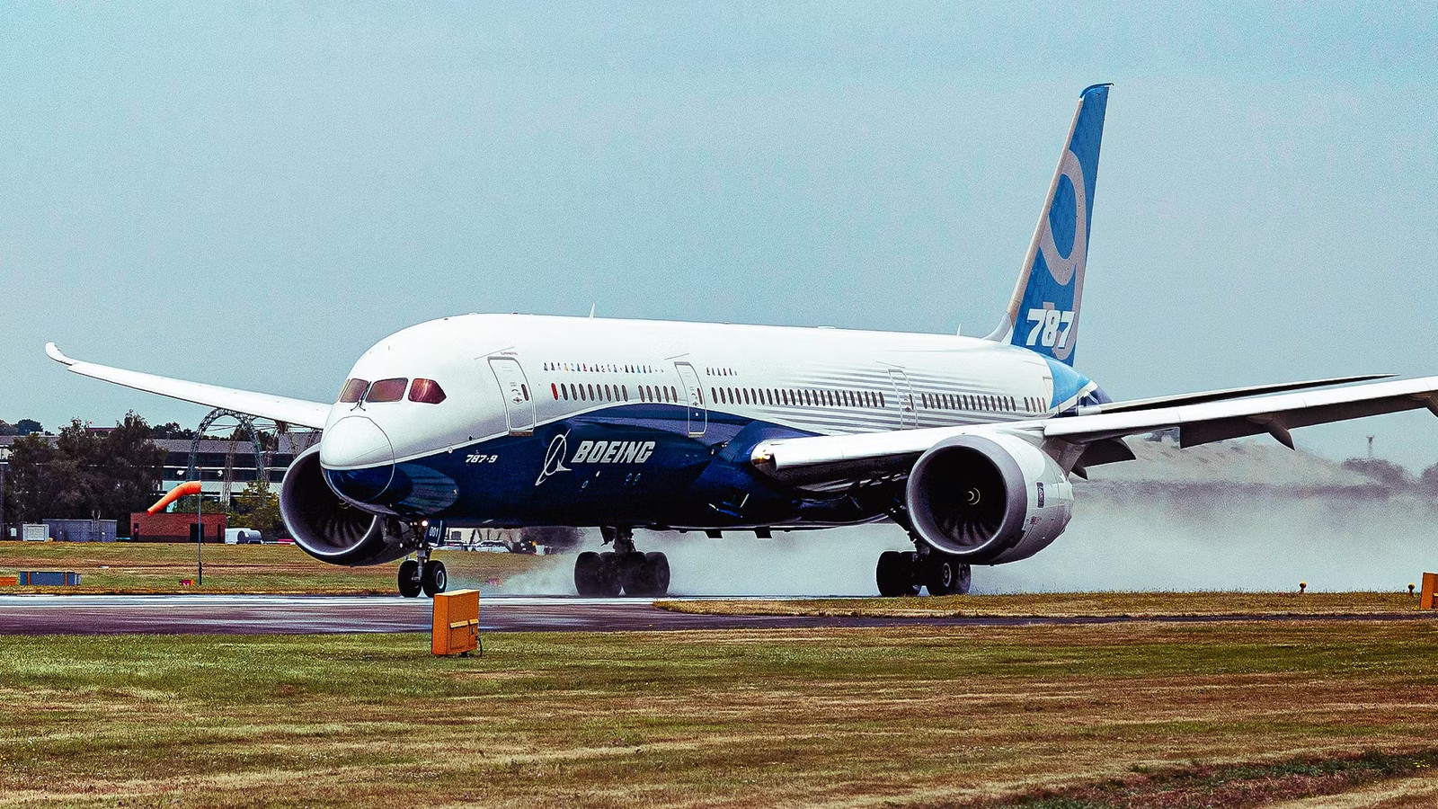 Boeing Handed Over 35 787-9 Dreamliners In H1 2026 Compared To Airbus' 20 A350-900s