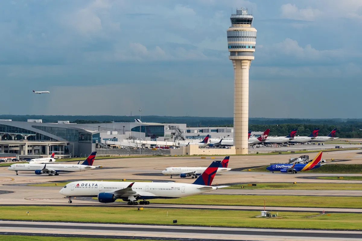 FAA, Air Traffic Controllers Reach Deal for 2.8 Percent Pay Raise