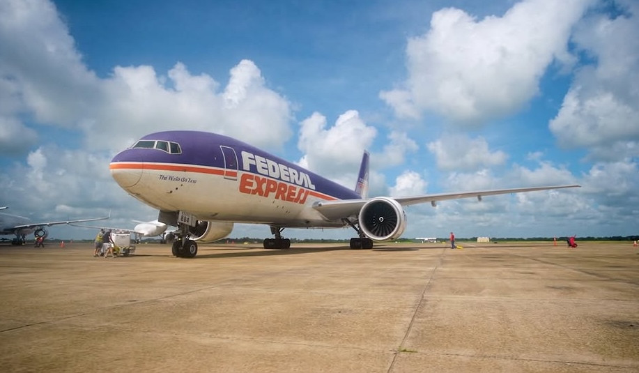 FedEx shows off retro-livery 777F as Memphis hub named after founder