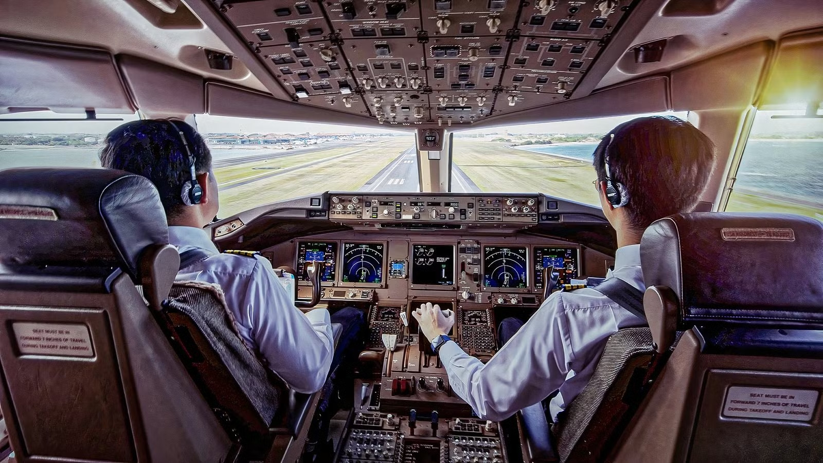 How Much More Do Widebody Pilots Make Than Narrowbody Pilots In 2026?