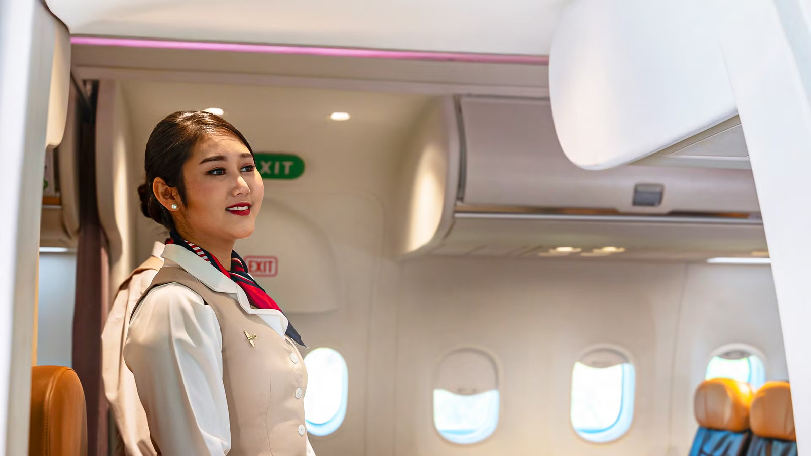 5 Ways Flight Attendants Can Tell First-Time Flyers Are Onboard