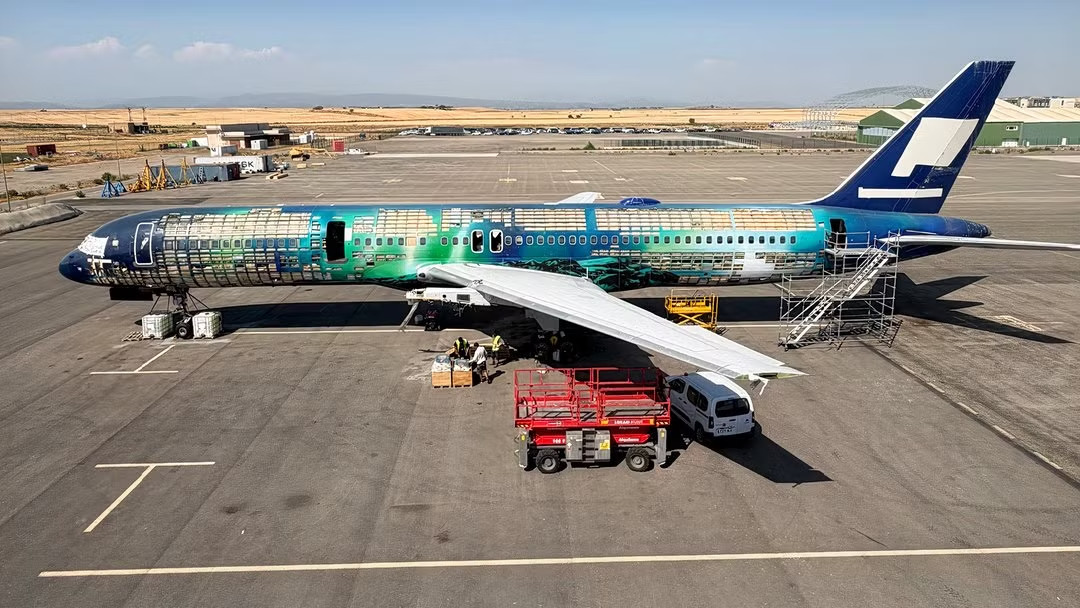 Scrapped But Not Gone: Iconic Icelandair Boeing 757 Turned Into Keychains
