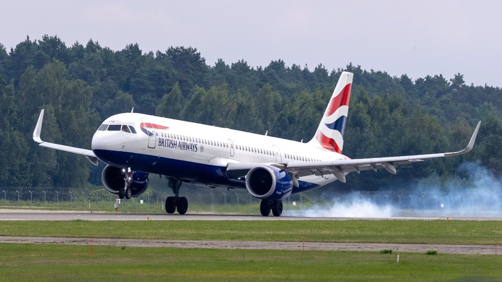 Storms Turn 45-Minute British Airways Service Into 2-Hour Flight To Nowhere
