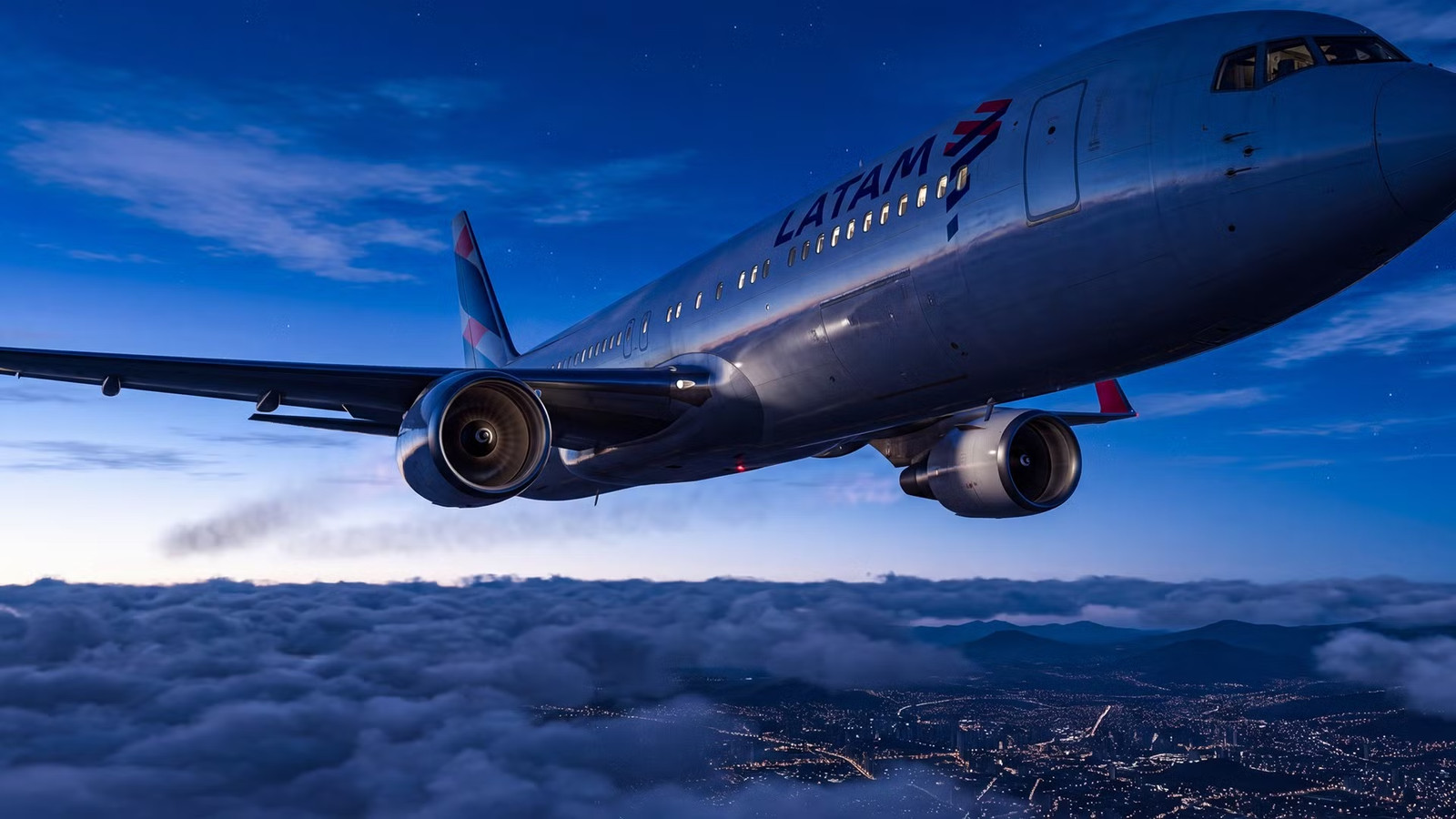 LATAM Boeing 767 Drops 23,000 Feet As Oxygen Masks Deploy In Midair Emergency